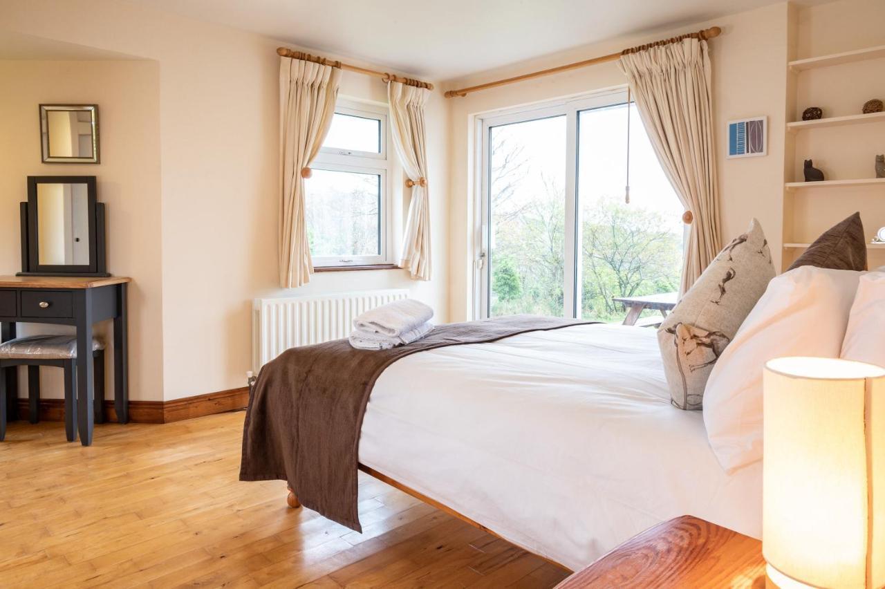 Nevins Newfield Inn Ltd มัลแรนนี ภายนอก รูปภาพ