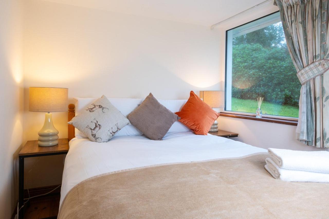 Nevins Newfield Inn Ltd มัลแรนนี ภายนอก รูปภาพ