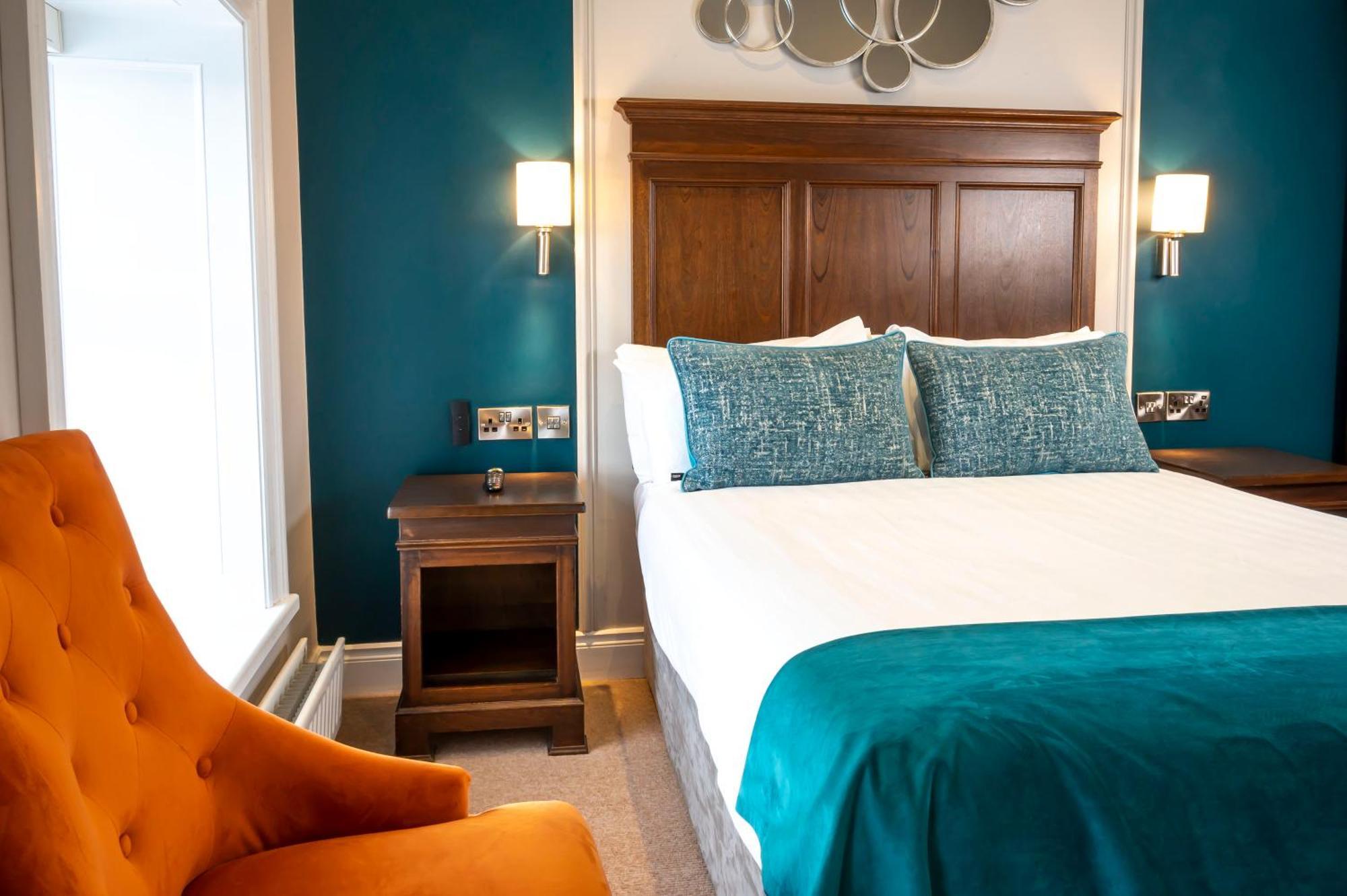 Nevins Newfield Inn Ltd มัลแรนนี ภายนอก รูปภาพ