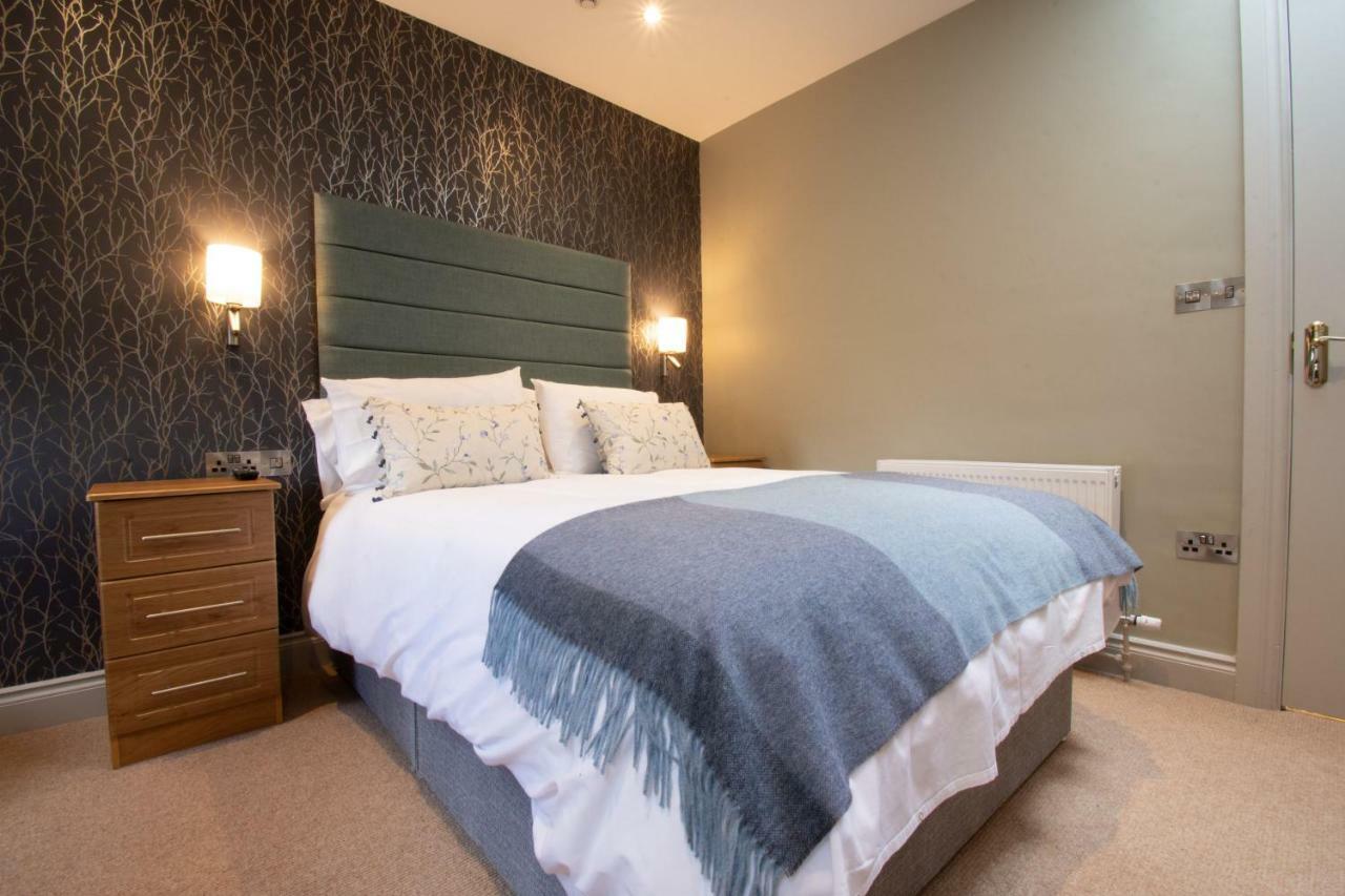 Nevins Newfield Inn Ltd มัลแรนนี ภายนอก รูปภาพ